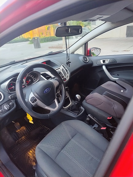 Ford Fiesta 4 of 4