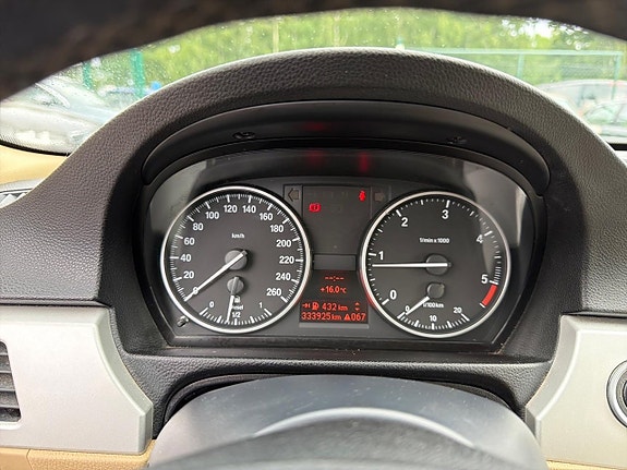 BMW 318d 11 of 20