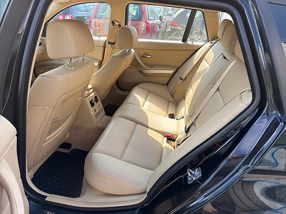 BMW 318d 11 of 21
