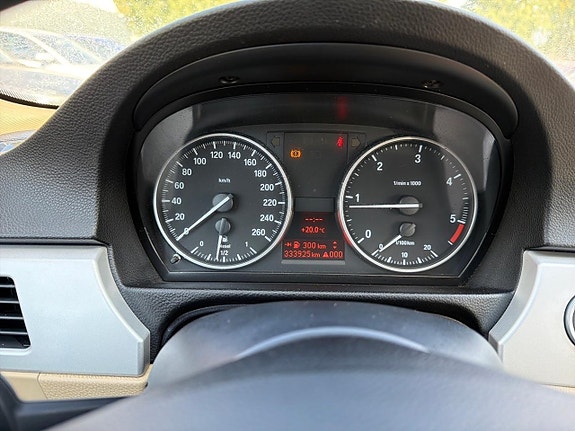 BMW 318d 17 of 21