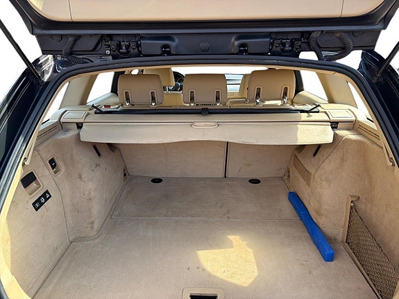 BMW 318d 16 of 21