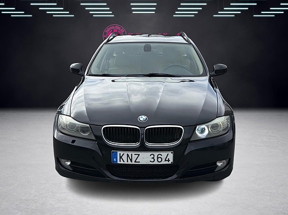 BMW 318d 3 of 5