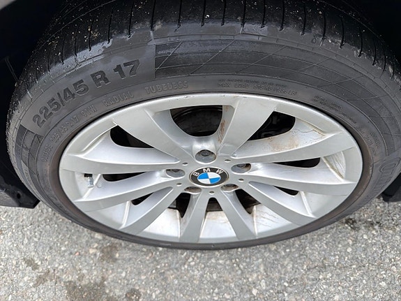 BMW 318d 19 of 20