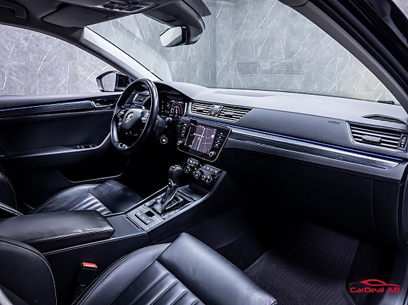 Skoda Superb 14 of 30