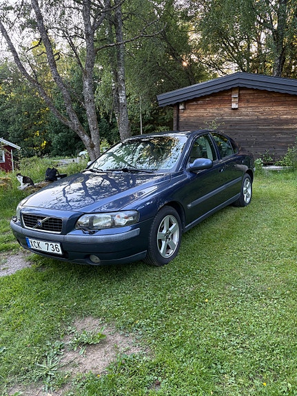 Volvo S60 4 of 5