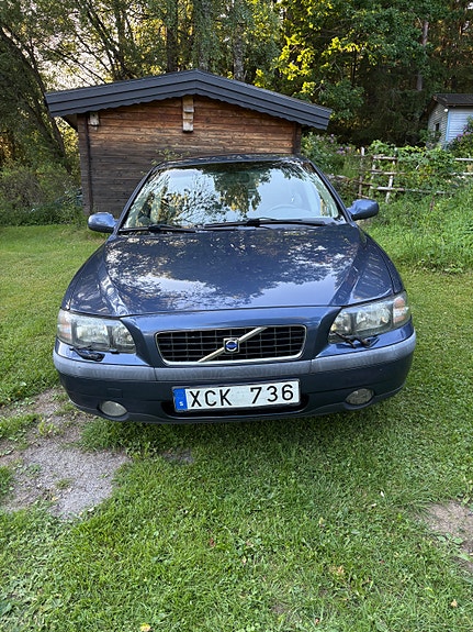 Volvo S60 2 of 5