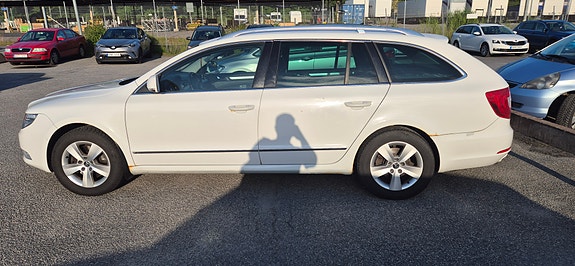 Skoda Superb 2 of 22