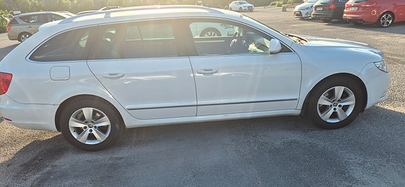 Skoda Superb 5 of 22