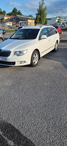Skoda Superb 3 of 22