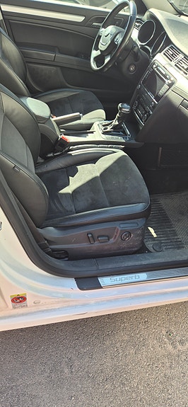 Skoda Superb 9 of 22