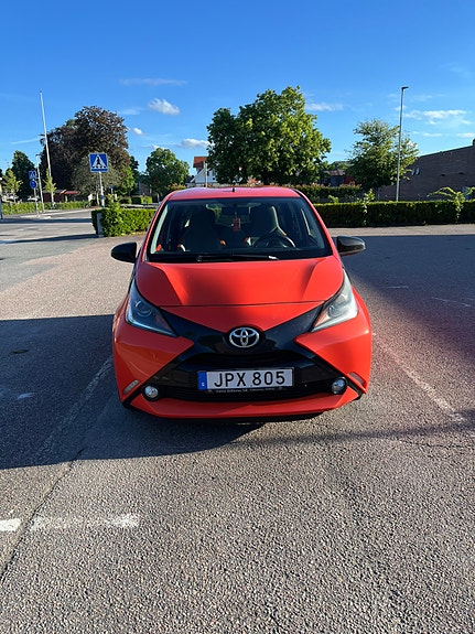 Toyota Aygo 2 of 5