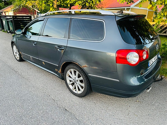 Volkswagen Passat 2 of 4