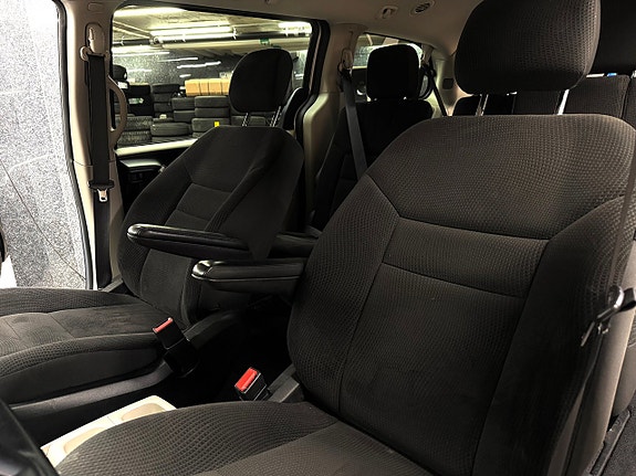 Dodge Grand Caravan 21 of 29