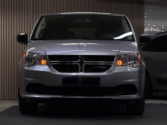 Dodge Grand Caravan 7 of 29