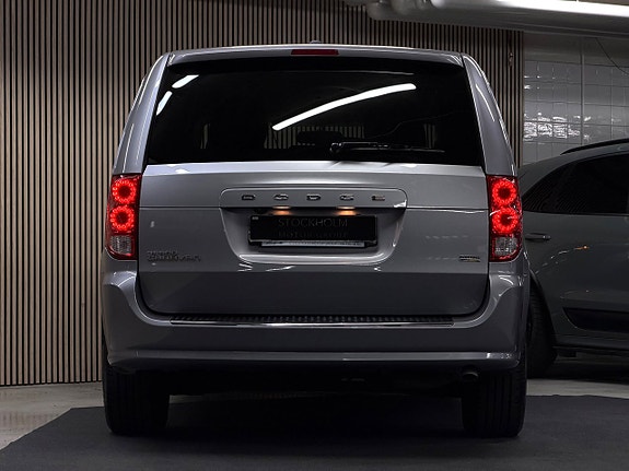 Dodge Grand Caravan 17 of 29