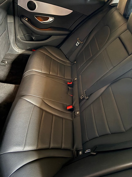 Mercedes-Benz C200 8 of 9