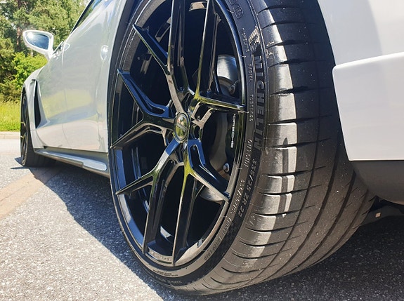 Porsche Taycan 4S 6 of 30
