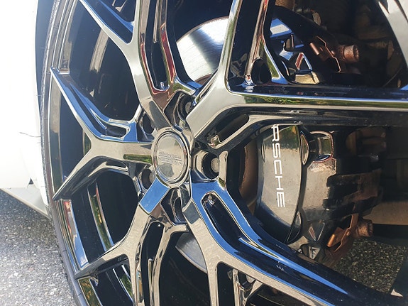 Porsche Taycan 4S 7 of 30