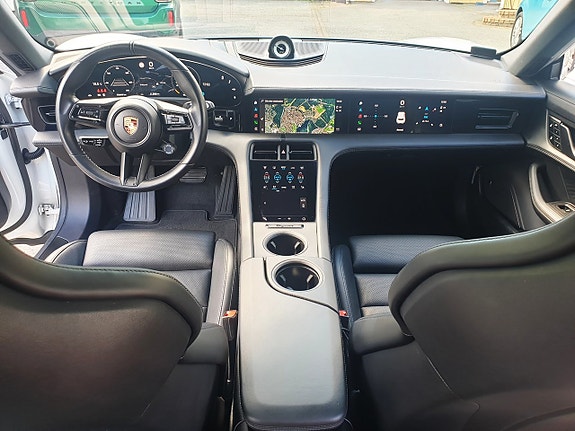 Porsche Taycan 4S 9 of 30