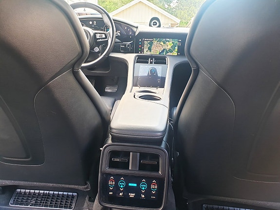 Porsche Taycan 4S 8 of 30
