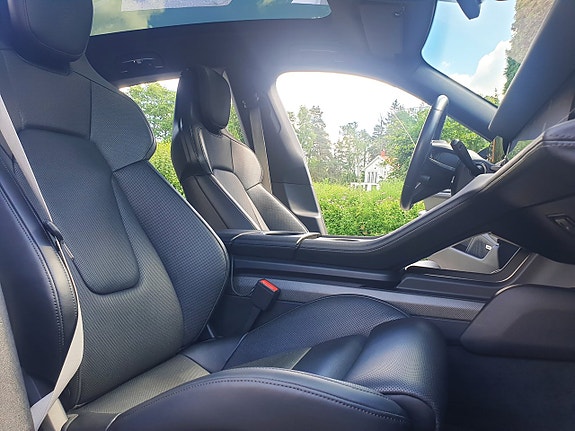 Porsche Taycan 4S 13 of 30