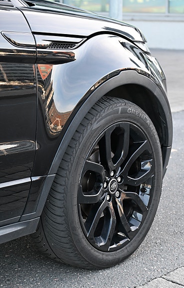 Land Rover Range Rover Evoque 4 of 5