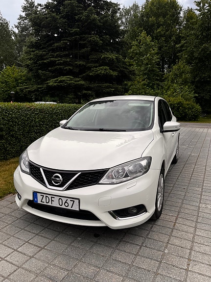 Nissan Pulsar 2 of 5