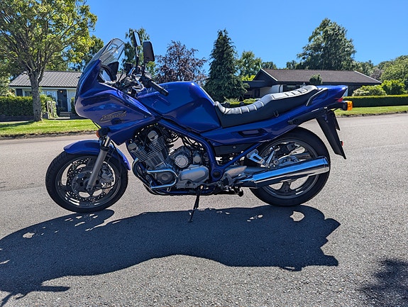 Yamaha XJ900 2 of 4
