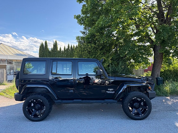 Jeep Wrangler Unlimited 11 of 16