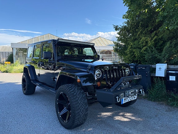 Jeep Wrangler Unlimited 10 of 16