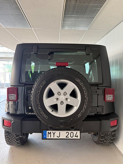 Jeep Wrangler Unlimited 9 of 16
