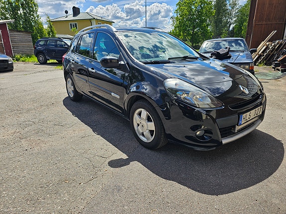 Renault Clio 2 of 5