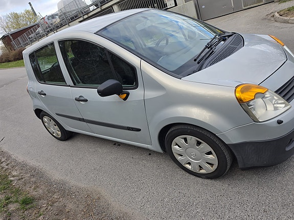Renault Modus 8 of 8