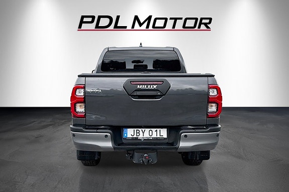 Toyota HiLux 5 of 5