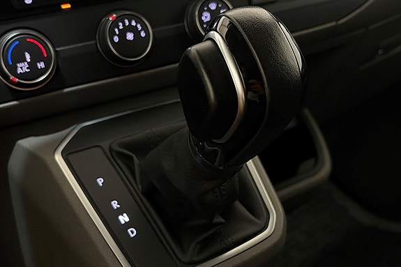 Volkswagen e-Transporter 25 of 28