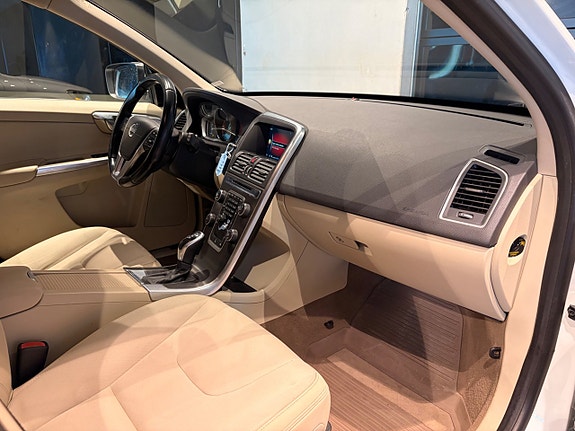 Volvo XC60 4 of 25