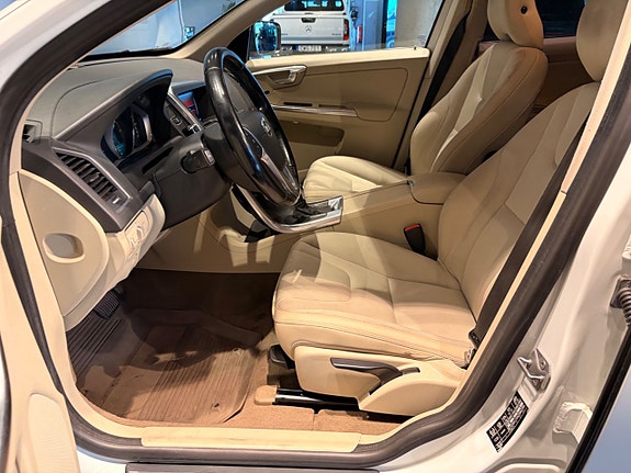 Volvo XC60 22 of 25