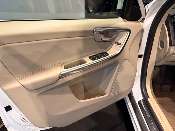 Volvo XC60 21 of 25