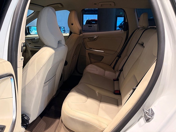 Volvo XC60 18 of 25
