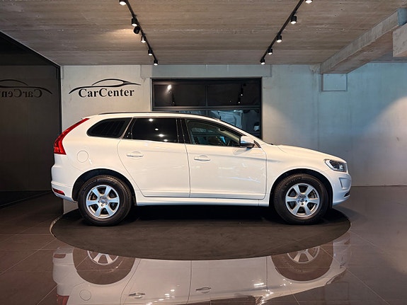 Volvo XC60 11 of 25