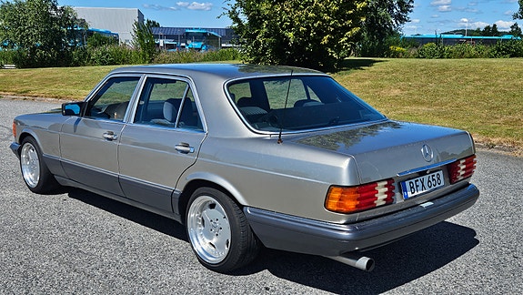 Mercedes-Benz 260 SE 5 of 5