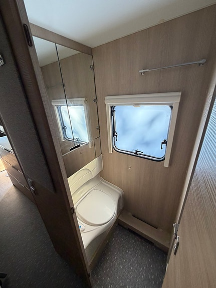 Adria Adora 573 PT 5 of 9