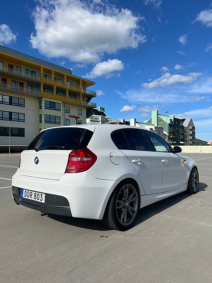 BMW 120d 6 of 11