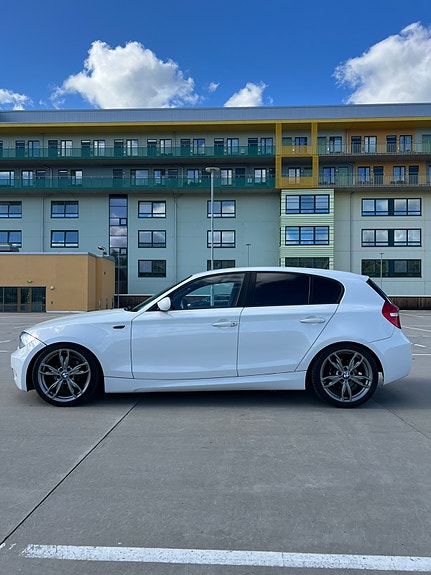 BMW 120d 3 of 5