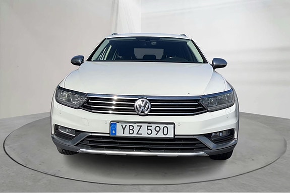 Volkswagen Passat Alltrack 8 of 11