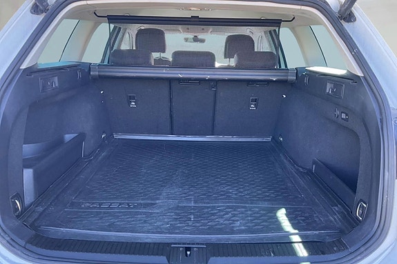 Volkswagen Passat Alltrack 11 of 11