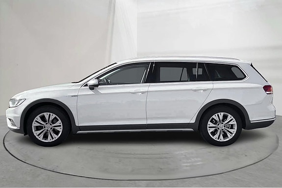 Volkswagen Passat Alltrack 5 of 5