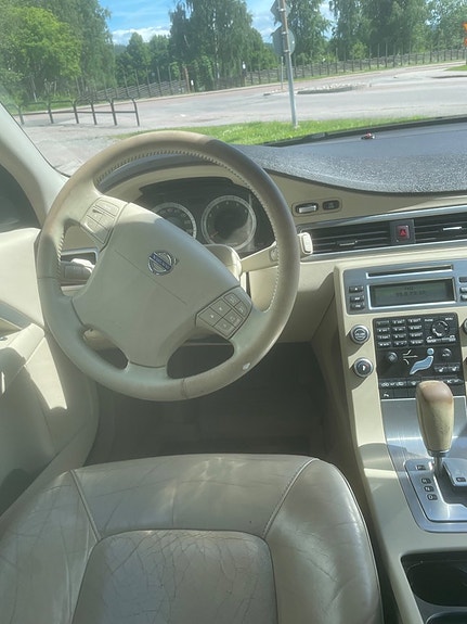 Volvo V70 11 of 22