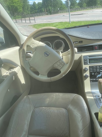 Volvo V70 16 of 22
