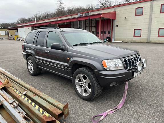 Jeep Grand Cherokee 2 of 11
